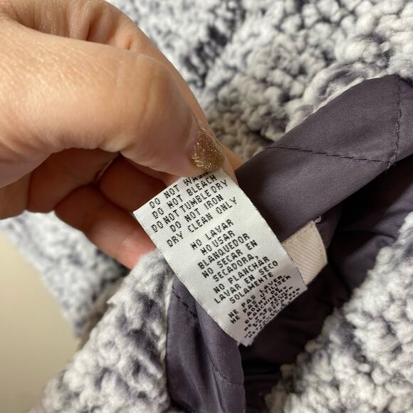 NEW Thread & Supply Purple Sherpa Quilted Reversible Vest Size Medium - Picture 9 of 11